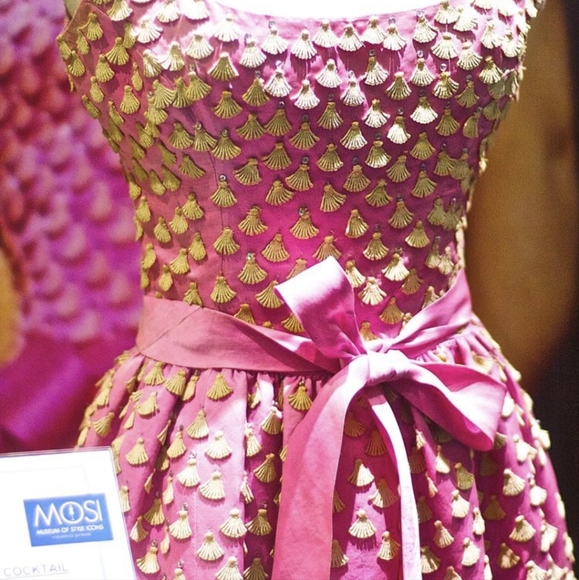 Meet your Posher, Em (I'm not for sale) - Picture 2 of 2